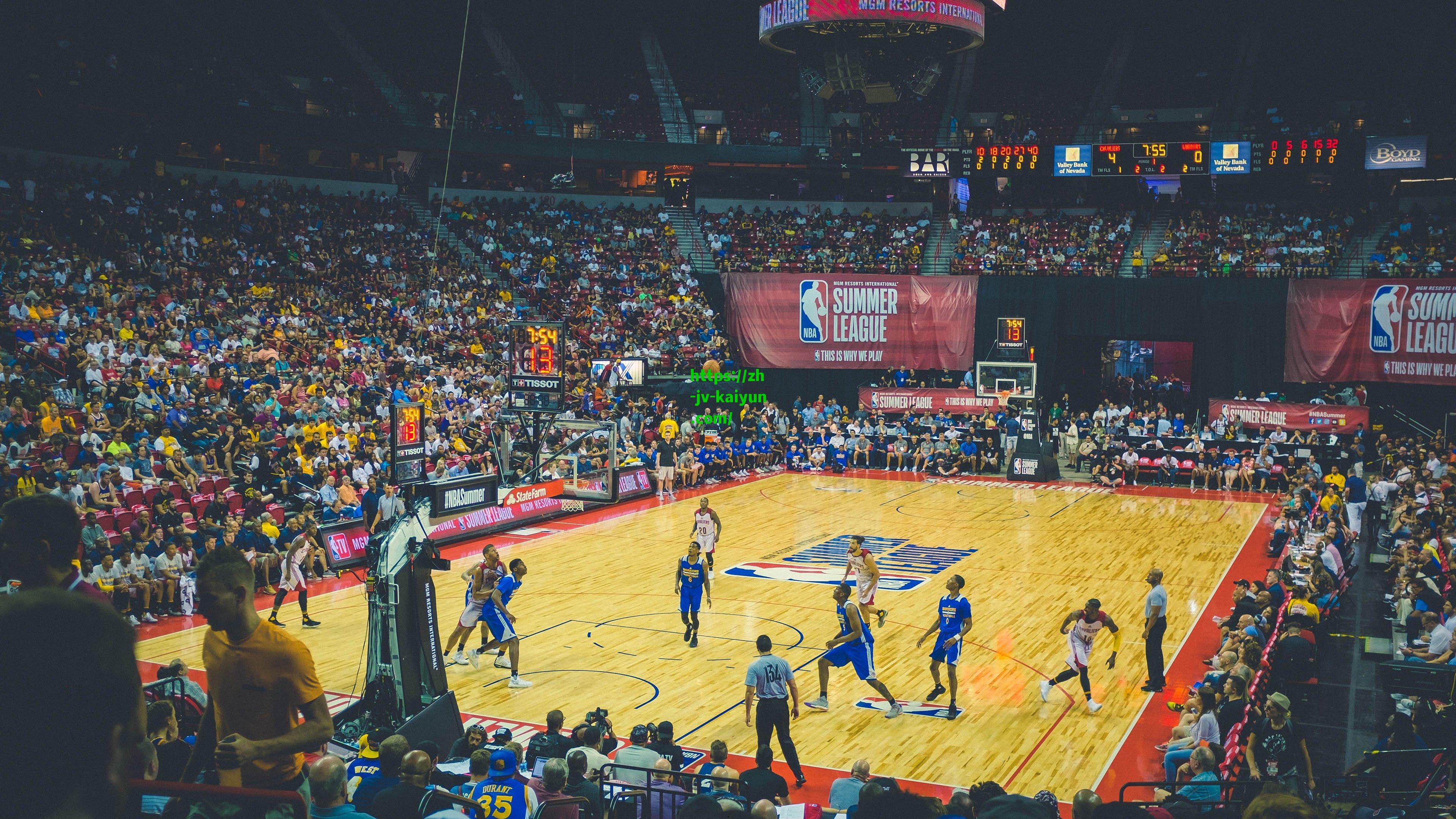 杨明洋首度入选国足坦言三很心情，预判与逼抢铸就中场利刃